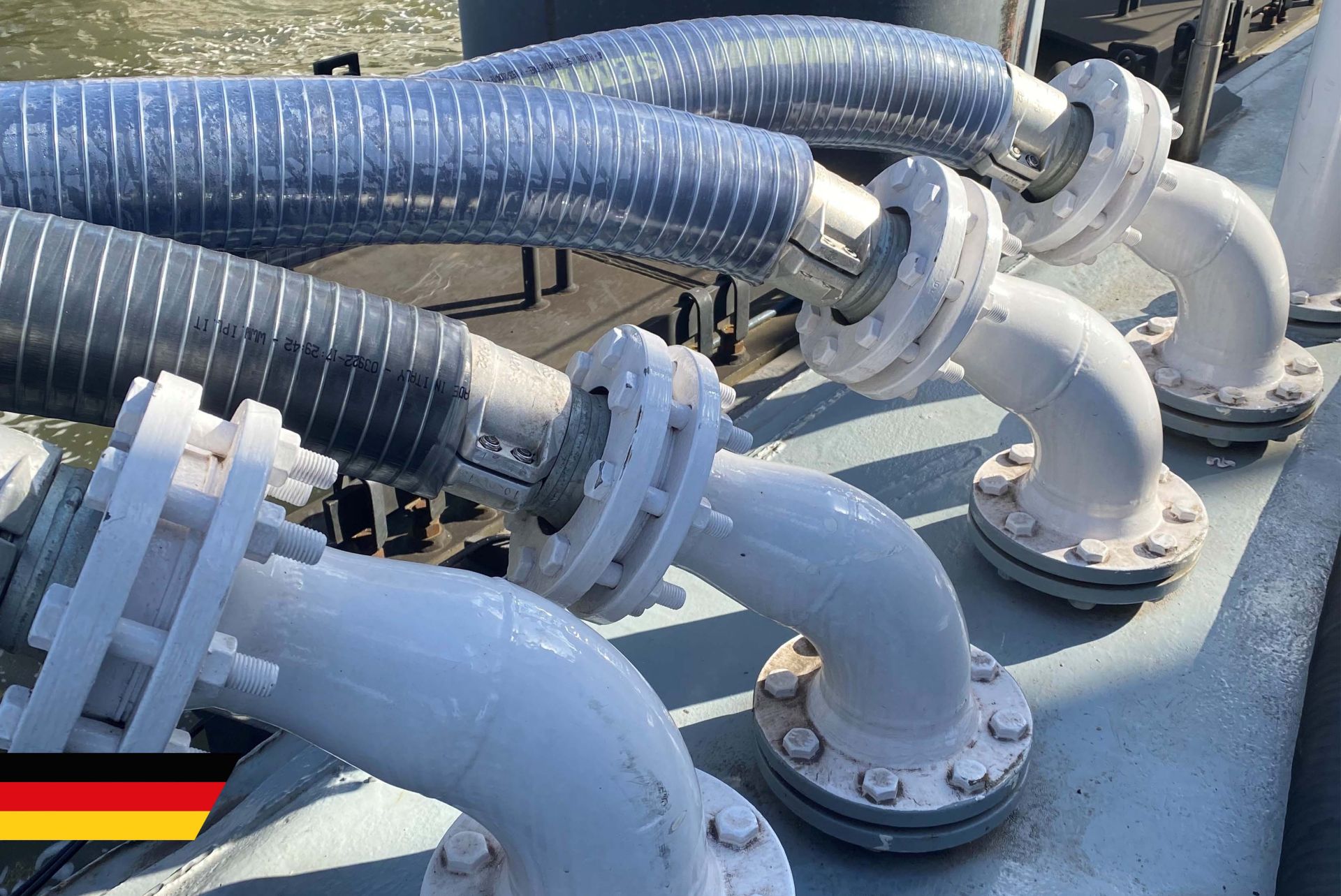 Attachment and alignment to hose covers and couplings on bunker station in harbour