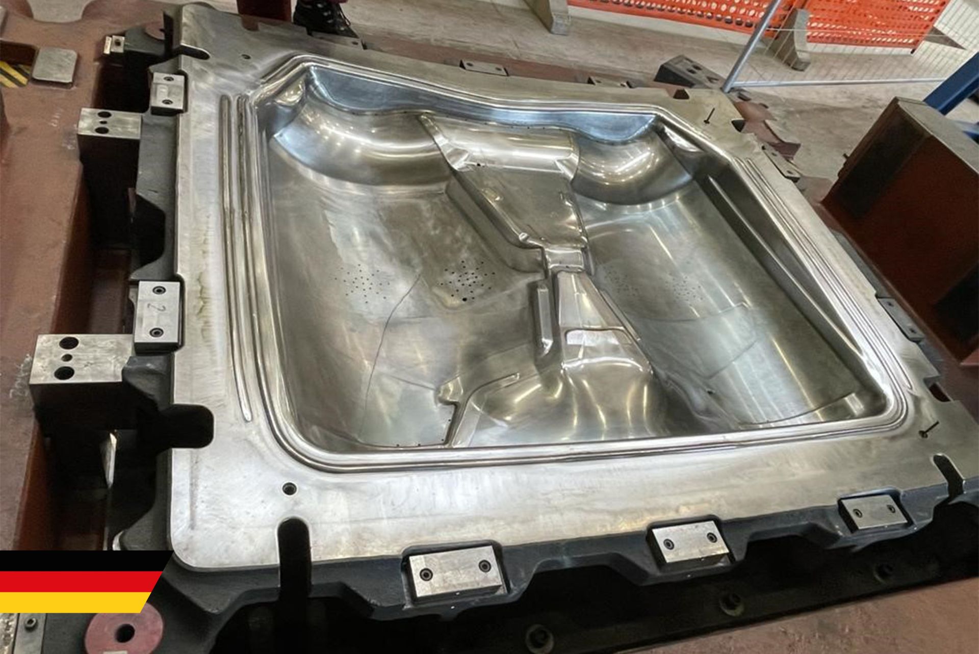 Crack repair of a moulding die for bumpers in the automotive industry