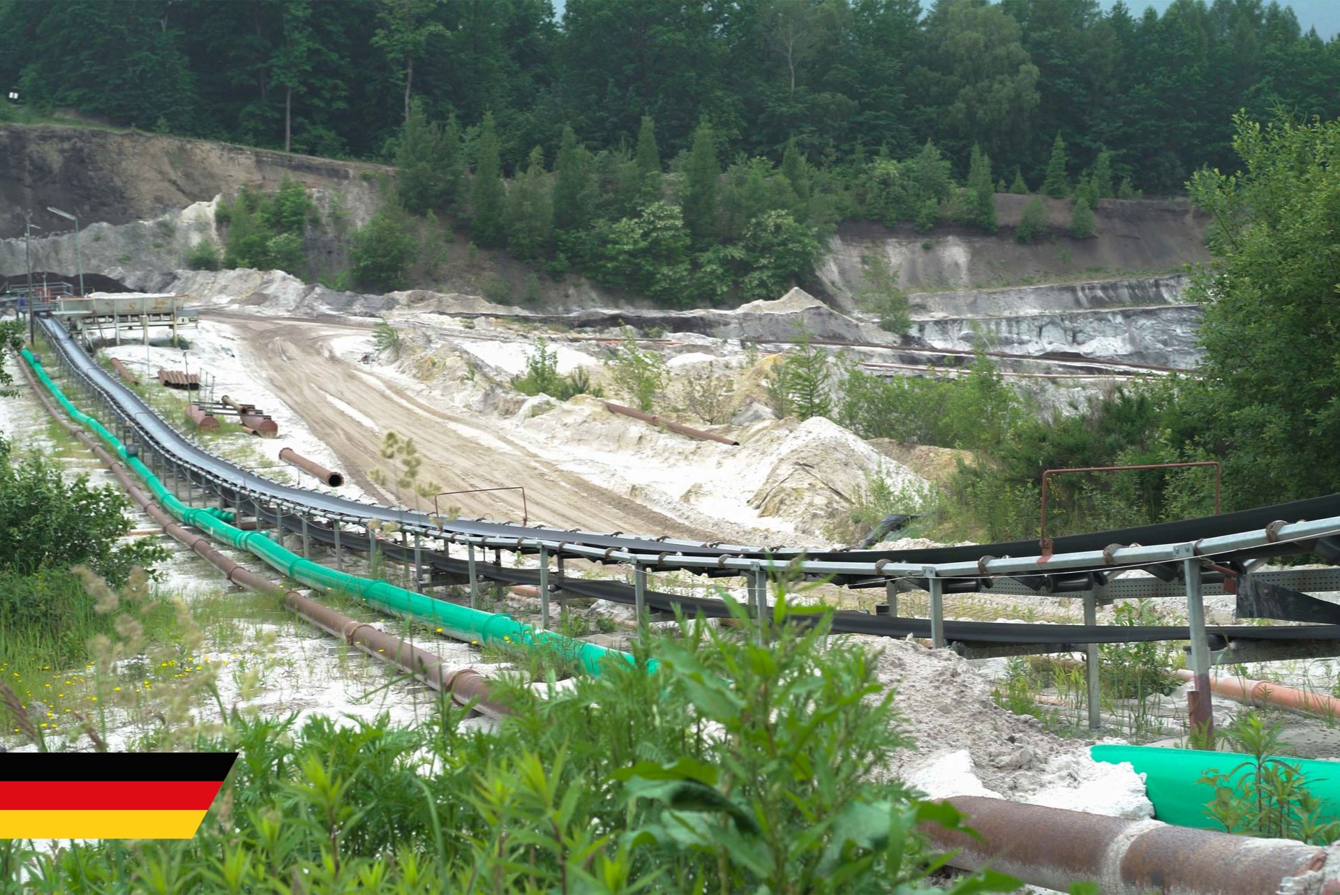 Repair of conveyor belts in a quartz mine