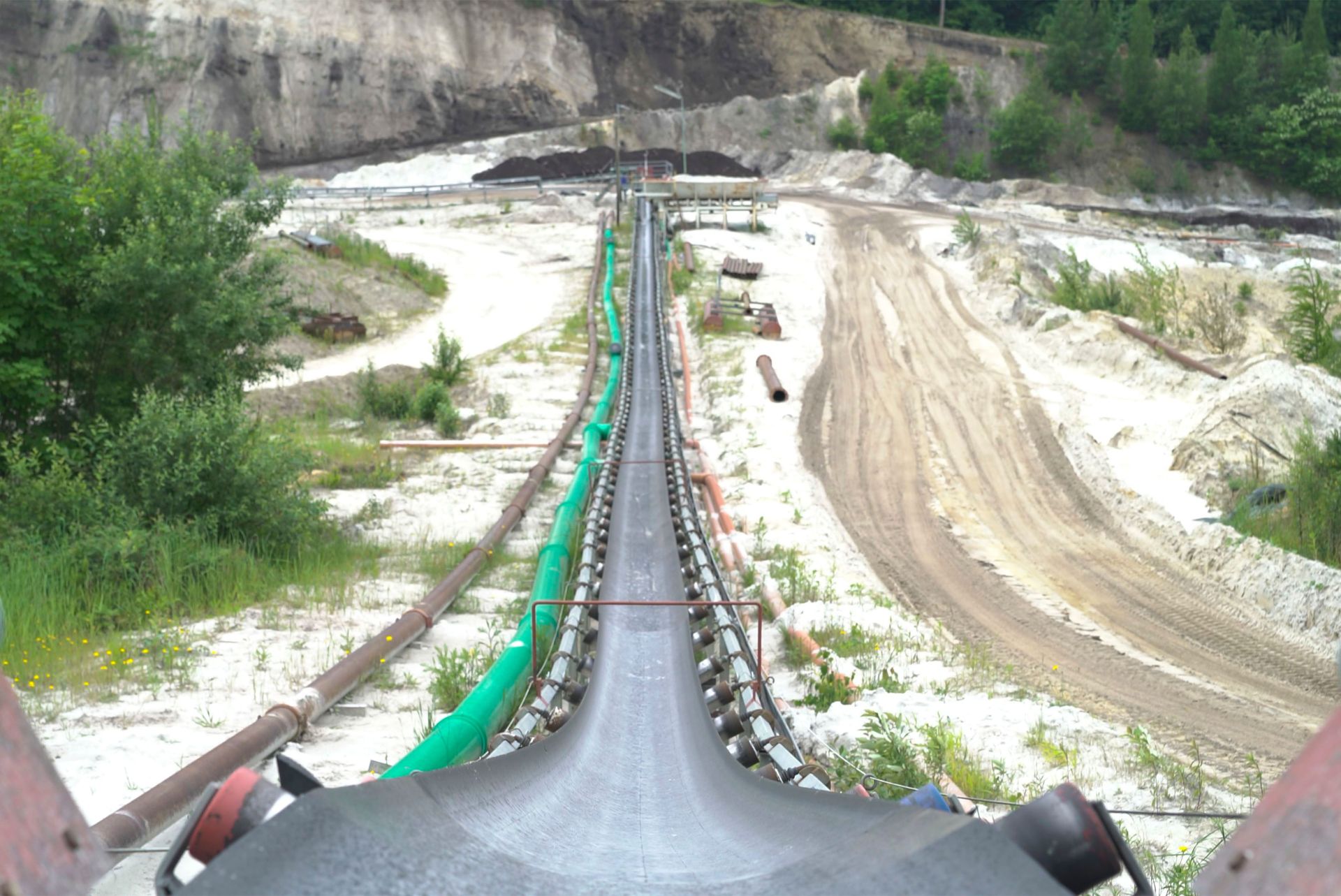Repair of conveyor belts in a quartz mine_5