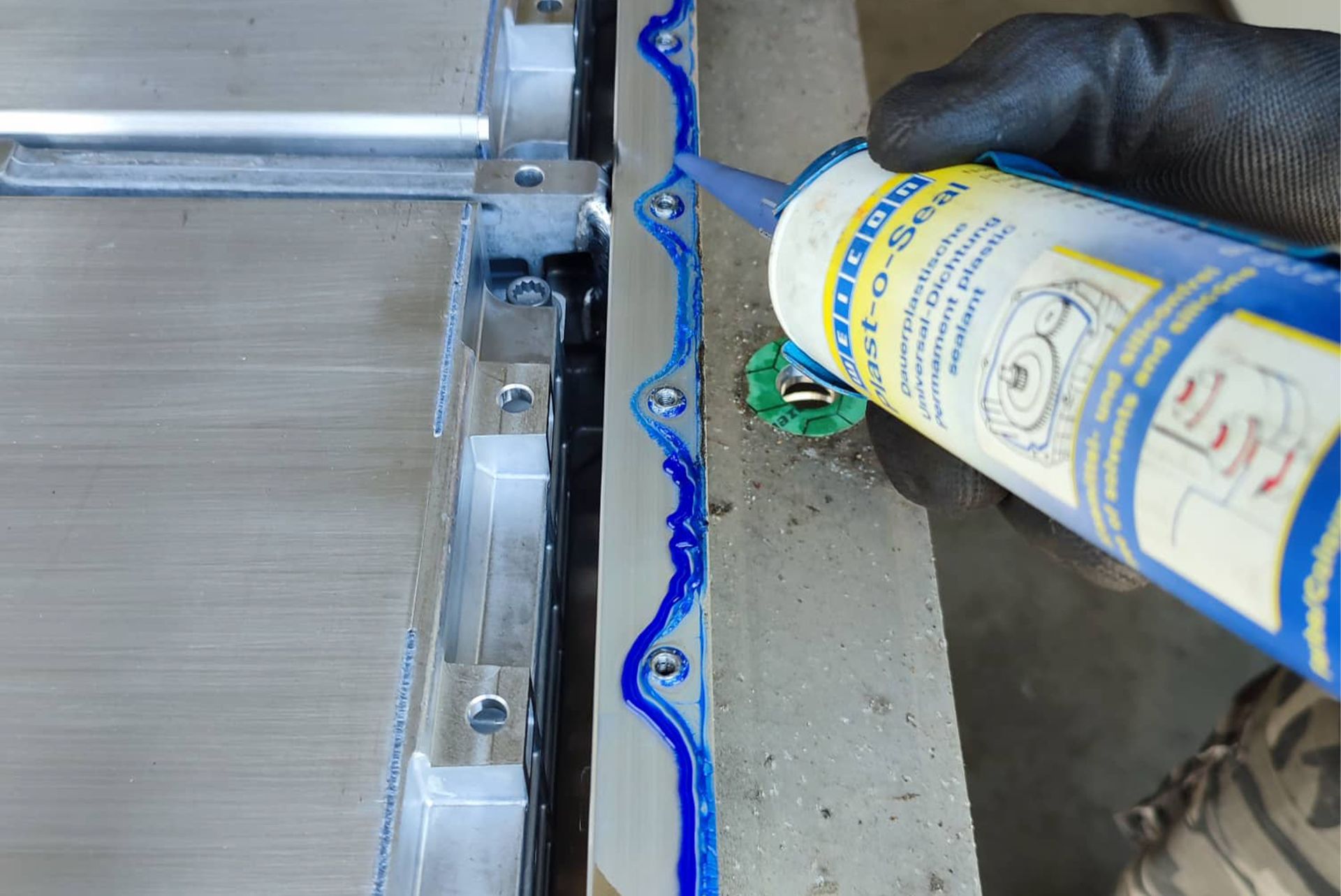 Sealing of battery packs on electric cars_1
