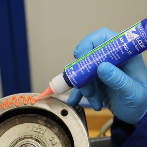 WEICONLOCK® AN 305-10 Flange sealing - Image 3