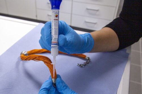 VA 8312 Cyanoacrylate Adhesive - Image 3